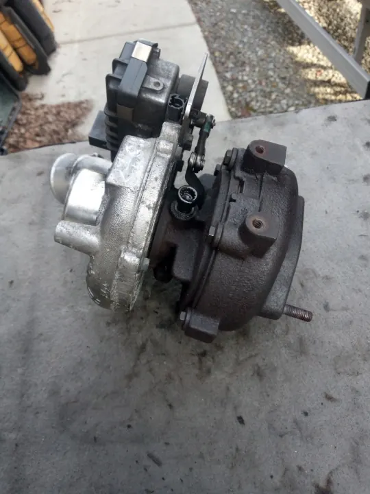 Turboahtimisto OEM 059145721E Audi A4 B7 2.7 TDI image 3