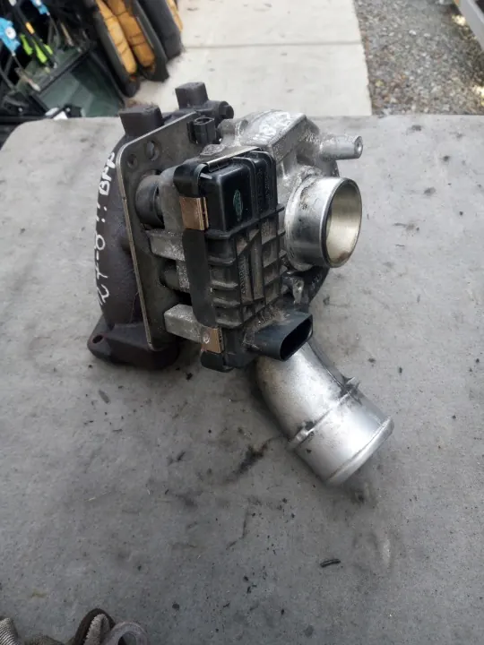 Turboahtimisto OEM 059145721E Audi A4 B7 2.7 TDI image 6