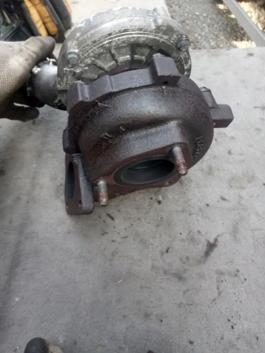 Turboahtimisto OEM 059145721E Audi A4 B7 2.7 TDI image 8