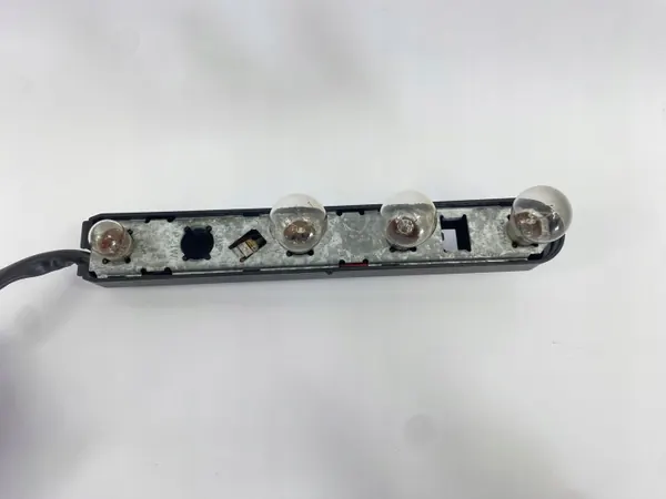 Takavalolampunpidike oikea OEM WKŁAD/SDV10257 Mercedes image 5