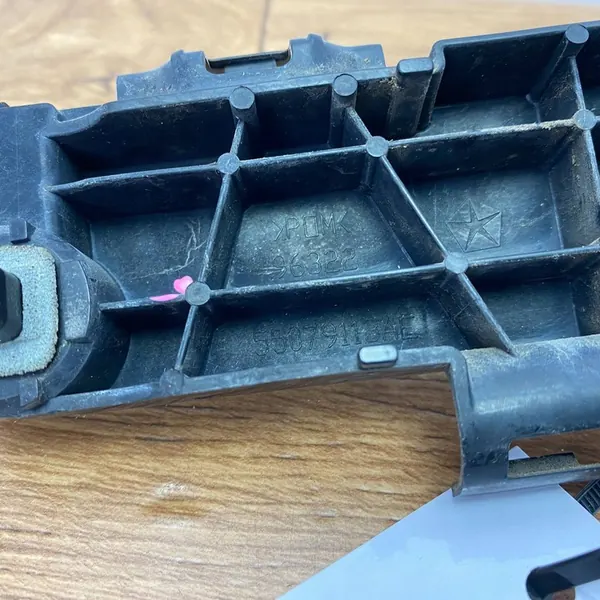 Dodge Durango III 2014 Suporte de para-choque traseiro image 9