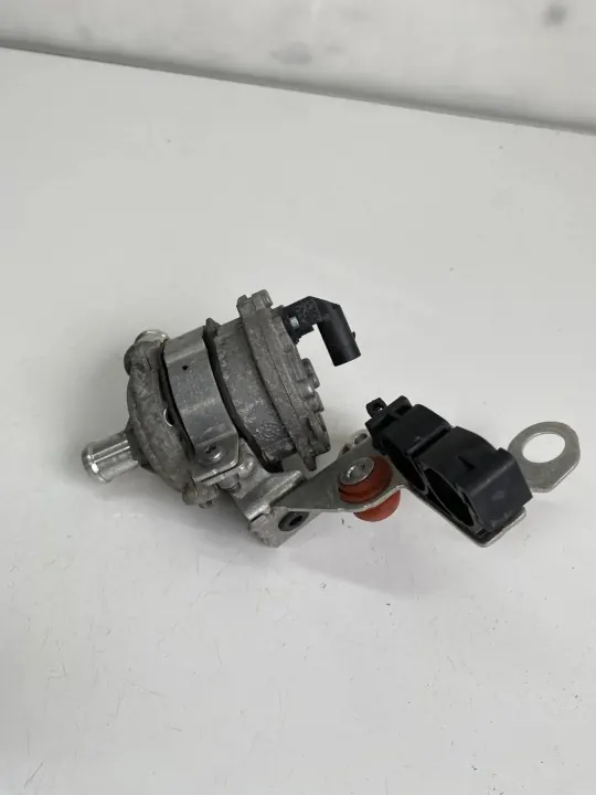 Pompe de circulation d'eau Audi OEM 9J1965567E image 3