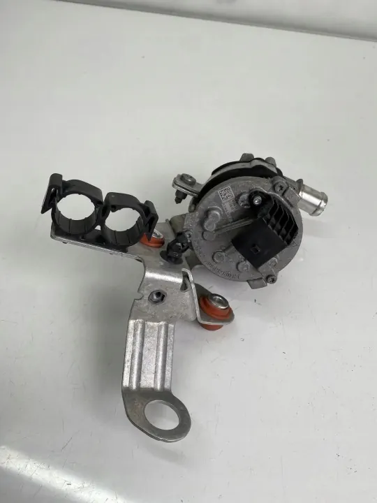 Pompe de circulation d'eau Audi OEM 9J1965567E image 4