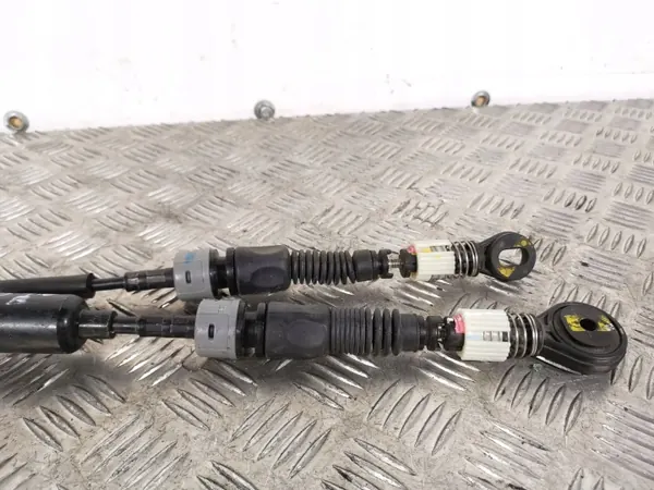 Enlace de cambios Hyundai Tucson OEM FBZ7006 - Usado image 4