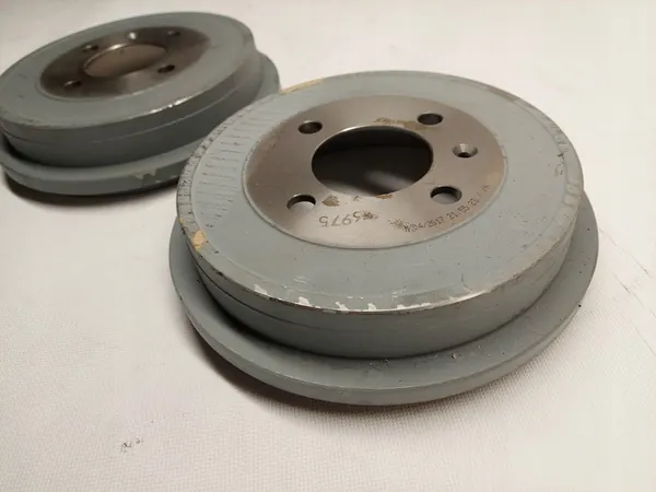 VW E-UP! Takajarrukengät 1S0609617 2 Kappaletta image 3