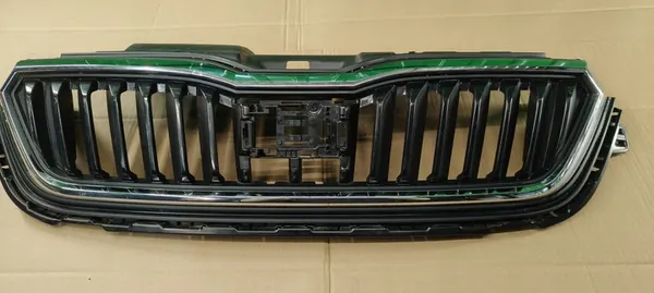 SKODA SCALA 19- Chrome Radiator Grill image 3