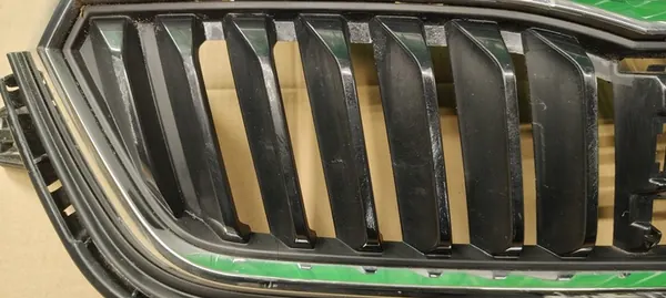 SKODA SCALA 19- Chrome Radiator Grill image 5