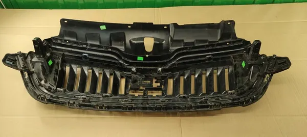 SKODA SCALA 19- Chrome Radiator Grill image 7