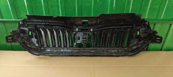 SKODA SCALA 19- Chrome Radiator Grill image 8