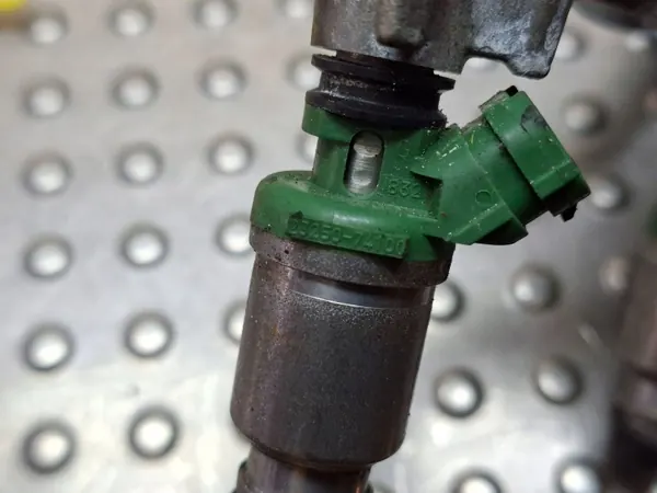 OEM S25165768 Rampe Injection Toyota RAV4 2.0i image 3