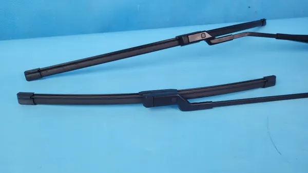 CUPRA LEON 23r pyyhinvarset OEM 5FA823723 image 5