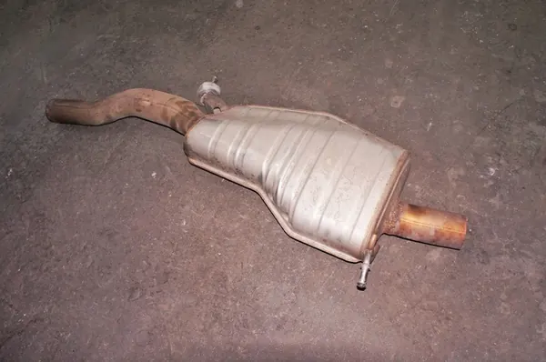 Audi A4 B9 3.0 TDI Silencieux Central UM382 image 2