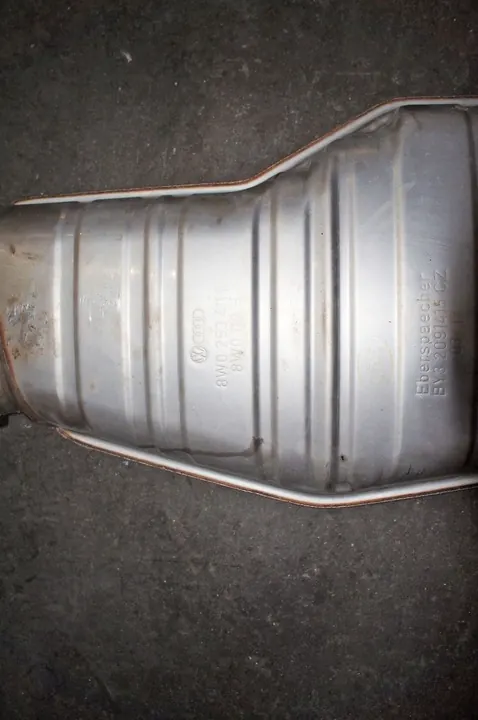 Audi A4 B9 3.0 TDI Silencieux Central UM382 image 5