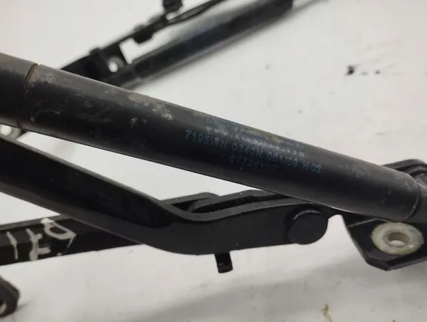 Maserati Quattroporte 2010 Conjunto de Dobradiça do Porta-Malas OEM image 7