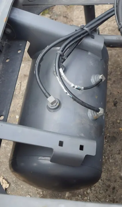 Depósito de aire DAF OE para XF CF 106 - Usado image 3