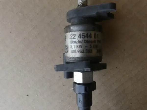 VW Touareg polttoainepumppu Webasto 8K0963303 image 4