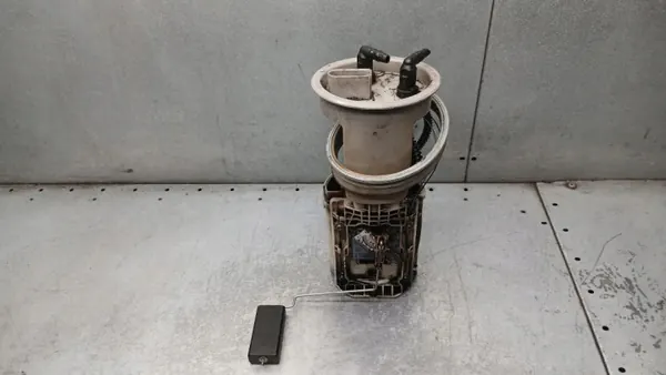 Brandstofpomp OEM 3B0919050B voor VW Passat B5 1.9TDI image 2
