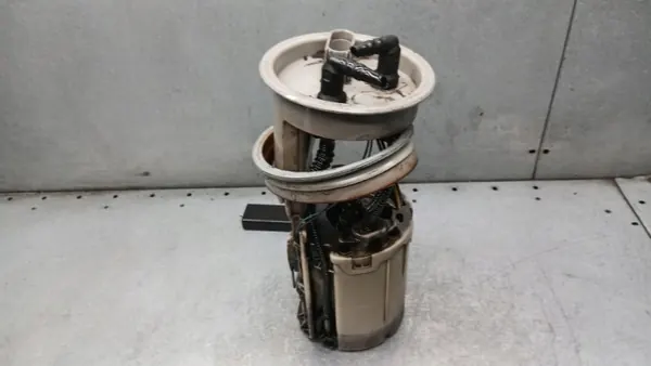 Brandstofpomp OEM 3B0919050B voor VW Passat B5 1.9TDI image 3