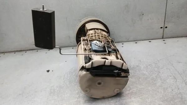 Brandstofpomp OEM 3B0919050B voor VW Passat B5 1.9TDI image 8