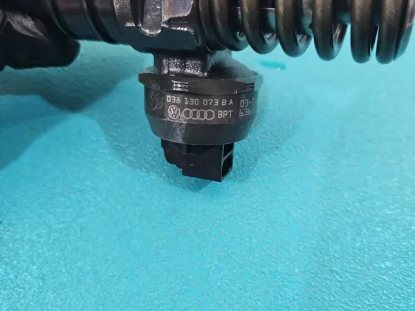 Testattu OEM 0414720216 038130073BA 1.9 TDI pumppu image 3