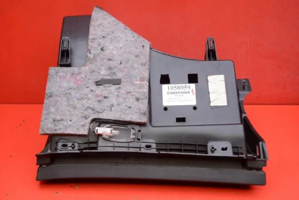 Passagerarhandskfack OEM 17668000919 Mercedes CLA C117 image 3