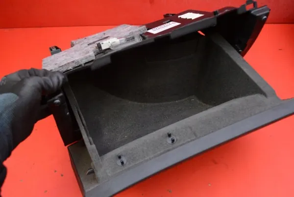 Passagerarhandskfack OEM 17668000919 Mercedes CLA C117 image 8