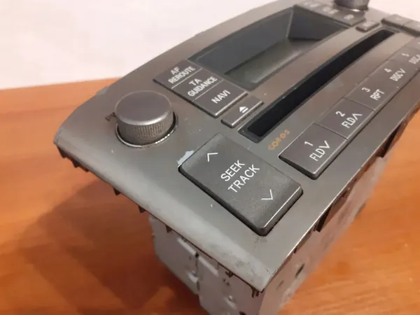 Toyota CD-vaihtaja OEM 8585 Avensis T25 2007 image 5