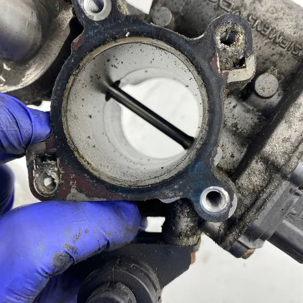 EGR Venttiili + Putki Renault Master Opel Movano 2.0 CDTI image 3