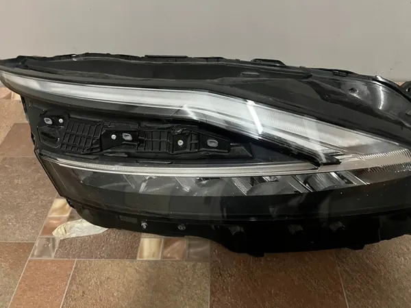 Oikea Etuvalaisin Nissan Qashqai J12 Full LED 1008002J image 3