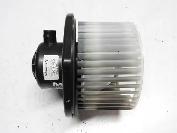 Mitsubishi ASX I 10-12 Ventilador de aquecimento 7802A216 image 2