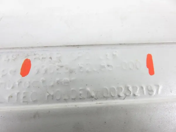 Suzuki Swift MK6 takaluukun spoileri OEM 990E062J85000 image 5