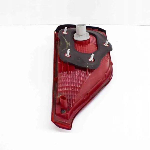 KIA Sportage 2016 Luz trasera de maletero izquierda image 3