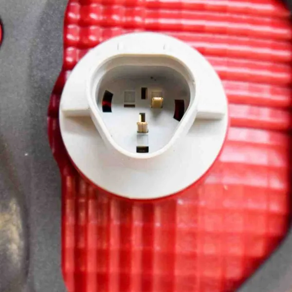 KIA Sportage 2016 Luz trasera de maletero izquierda image 4