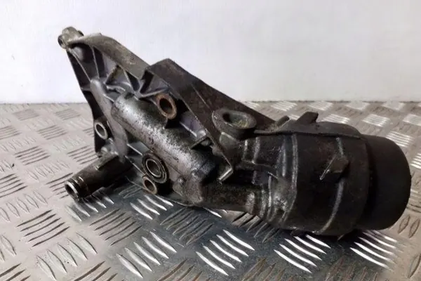 Oljefilterfäste OPEL ASTRA J GTC 2.0L diesel 55578737 image 3