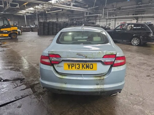 Baklucklist Jaguar XF Facelift 2013 OEM CX23-13550-BG image 6
