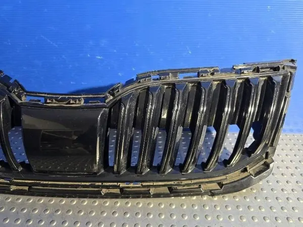 Grill Front Skoda Octavia III LIFT Mk3 5E0807723A image 4
