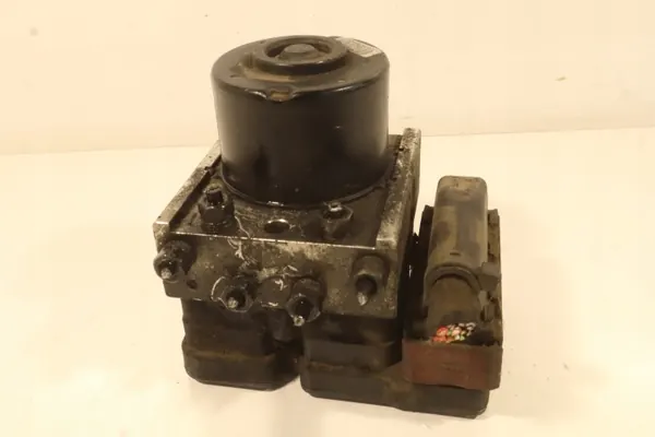 Pompe Frein ABS 13157576 Opel Astra H 1.9 image 3