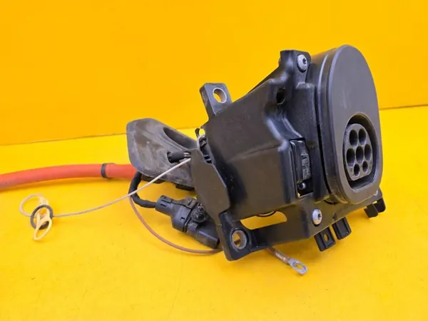 Audi e-tron Ladekabel OEM 4KL971106F image 7