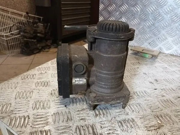 EBS Ventil Renault Magnum DXI 501061854 image 3