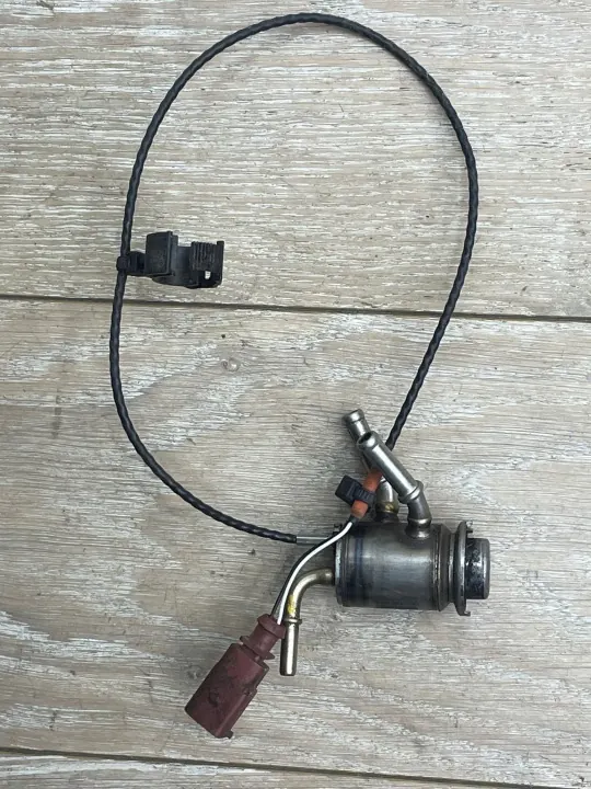 Injecteur AdBlue OEM 0444025112 pour VW Transporter T6 image 2