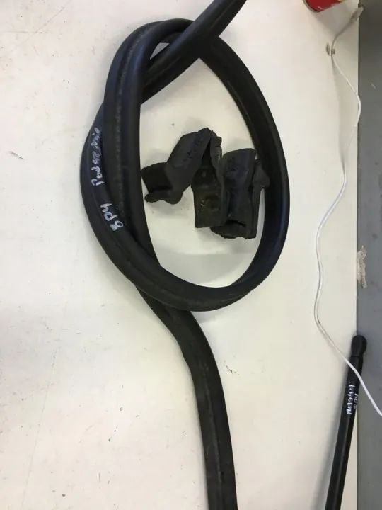 Junta do Compartimento Motor OEM Audi A3 8P 2004-2012 image 7