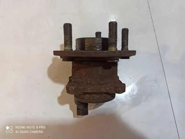 Volvo V50 2006 Mozzo e cuscinetti ruota posteriore sinistra image 3