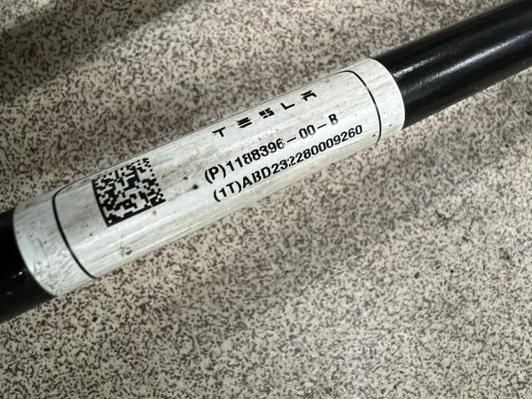 Tesla OEM 1188391-00-B Voor stabilisatorstang image 3