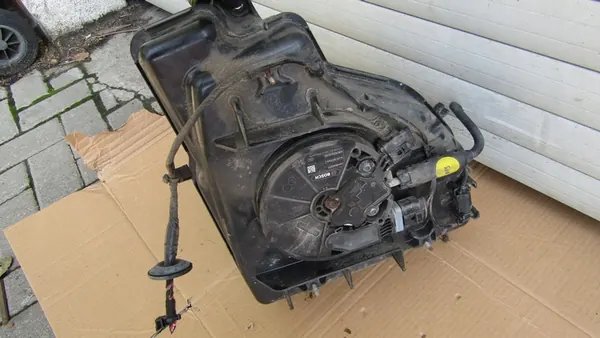 Réservoir AdBlue SKODA YETI 2.0 TDI image 2