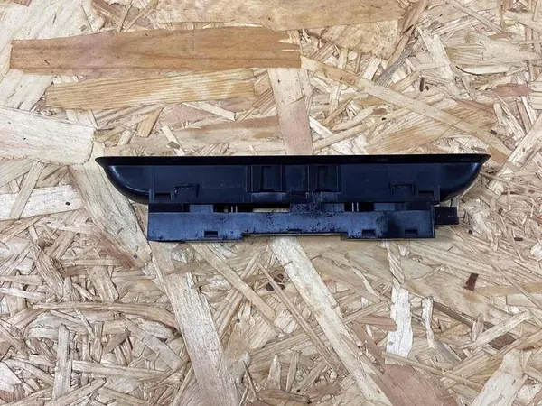 Porsche 911 Kofferbakontgrendelknop OE 99161310501 image 2