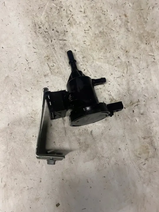 Válvula de vacío OEM 256205 para Mercedes GLA CLA image 2