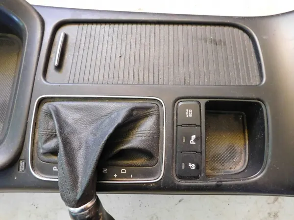 Accoudoir central KIA SORENTO II LIFT 12-16 image 7