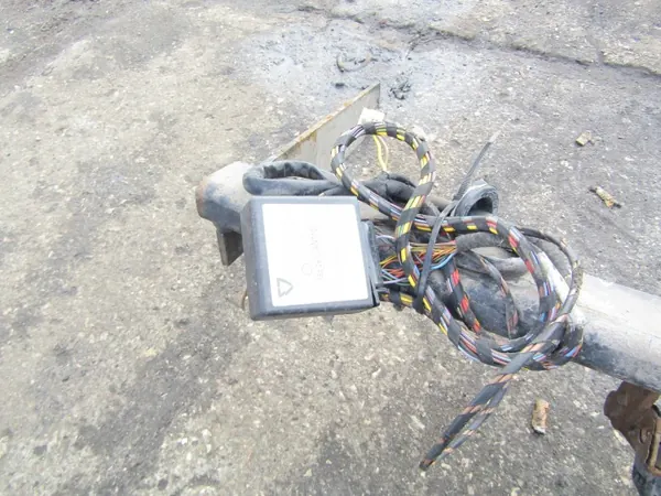 OEM AK-6-90796 peräkärkikoukku Volkswagen Passat B6 image 3