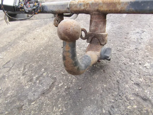OEM AK-6-90796 peräkärkikoukku Volkswagen Passat B6 image 4