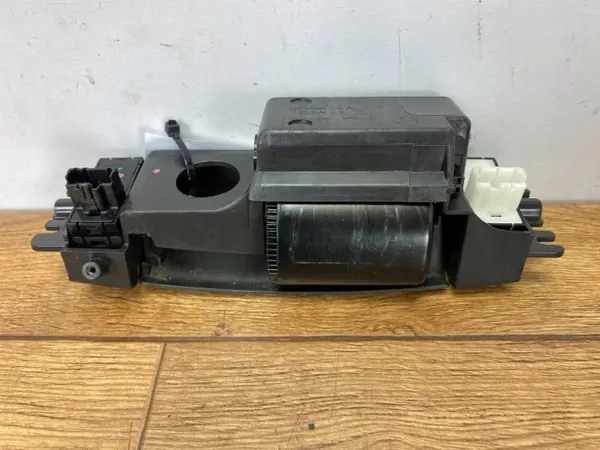 Cinzeiro OEM 10335853PINYA para Chevrolet Corvette C6 image 8